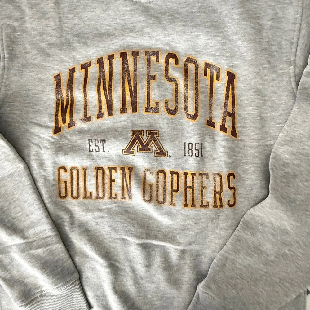 Champion Sweatshirt Mens L Large Grey NWT Minnesota Golden Gophers Crewneck
